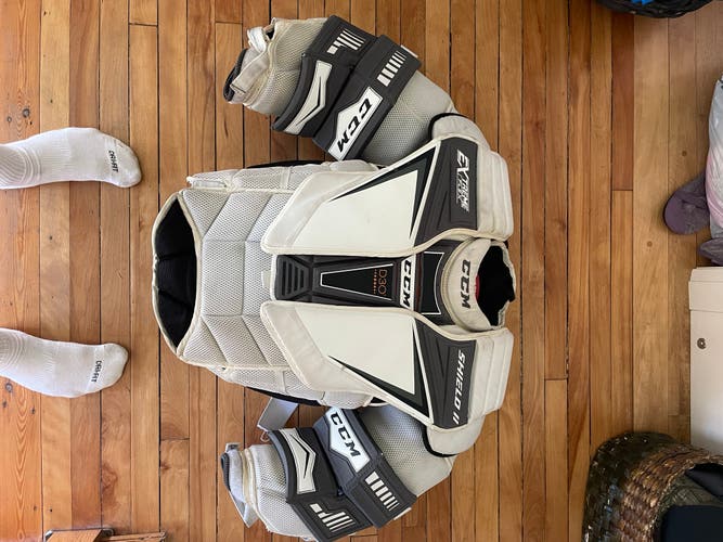 Used Medium CCM Extreme Flex Shield II Goalie Chest Protector