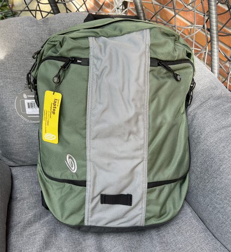 Timbuk2 DataDump Laptop Backpack Daypack Large Soft Green Silver for MacBook 17