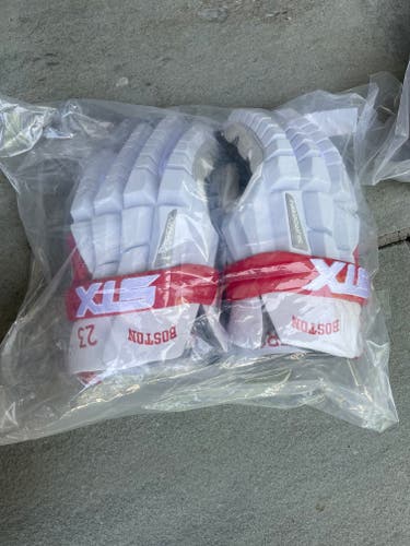 New Boston University Player's STX RZR Lacrosse Gloves Large