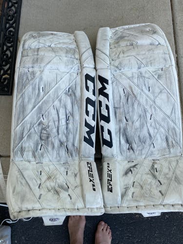 Used 34" +1 CCM Eflex 5.9 Goalie Leg Pads