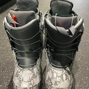Used Burton Ritual Python Junior 06 Snowboard Girls Boots