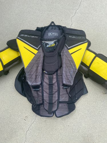 Large Bauer Supreme UltraSonic Goalie Chest Protector