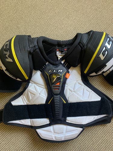 CCM Super Tacks SR Small Shoulder Pads W/ D30 Foam