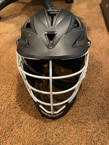 Player's Cascade R Helmet