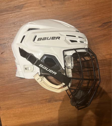 Bauer Re-Akt 150 Hockey Helmet Medium White