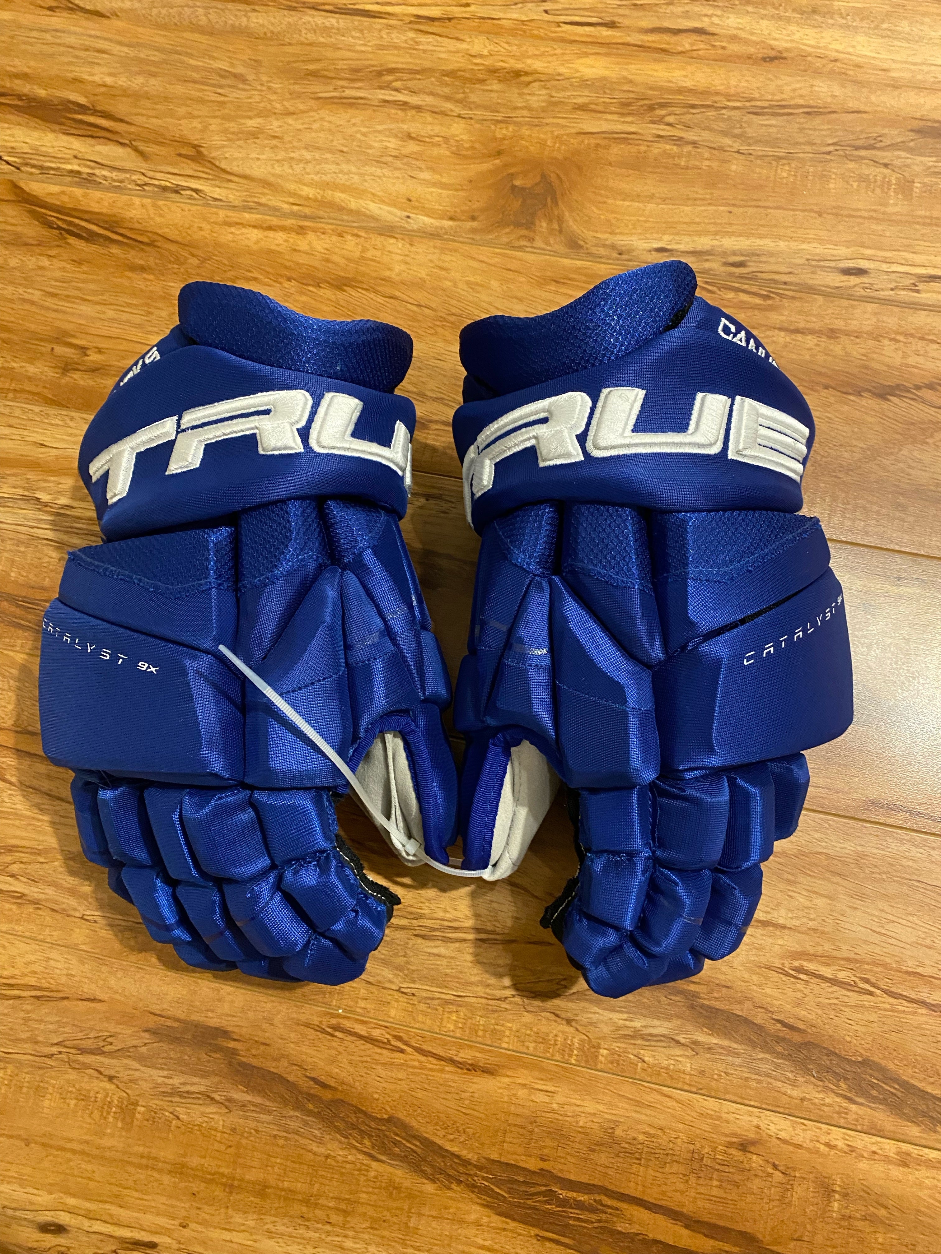 13.5 TRUE Catalyst 9X Gloves - Mathieu Joseph Tampa Bay Lightning