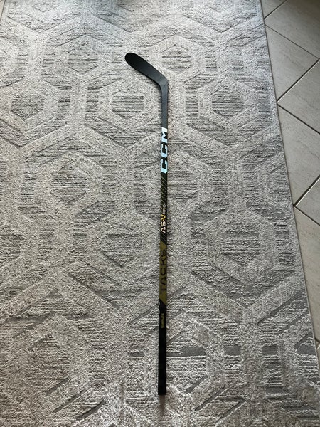 Senior Left Hand P28 Super Tacks AS-V PRO Hockey Stick