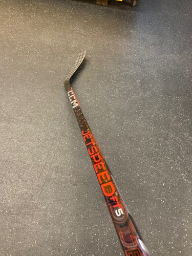 Junior New RIGHT Hand, 50 Flex, P29 CCM Jetspeed FT5 Hockey Stick