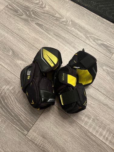 New Medium Bauer Supreme 3S Pro Elbow Pads