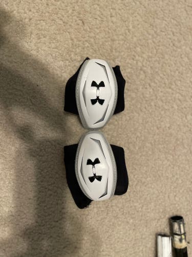 Under Armour Elbow Caps