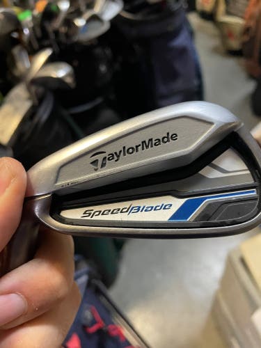 Taylormade womans Speedblade Iron 7 In Left Handed  Graphite shaft