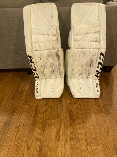 33" CCM  Eflex 5 Goalie Leg Pads