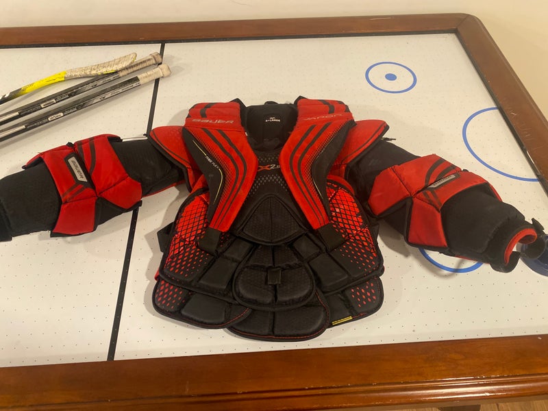 Used XL Bauer Vapor X2.9 Goalie Chest Protector