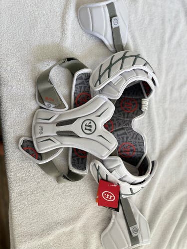 New Warrior Burn Hitman Lacrosse Bone System Shoulder / Chest Pad - Medium