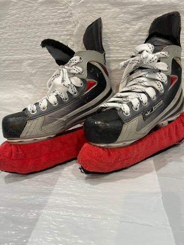 Used Bauer Regular Width Size 1 Vapor XII Hockey Skates