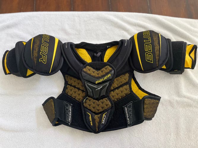 Junior Used Small Bauer Supreme TotalOne MX3 Shoulder Pads