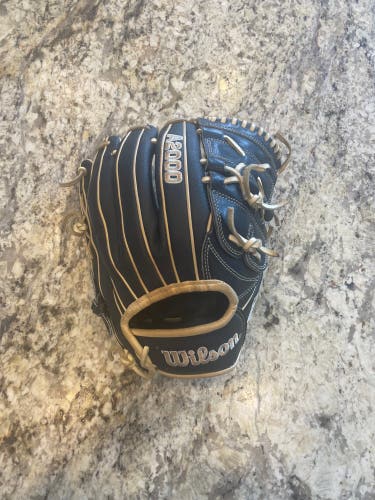 Pitcher's 12" A2000 Baseball Glove