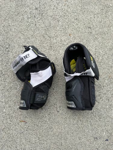 Used Small Bauer Supreme 2S Elbow Pads