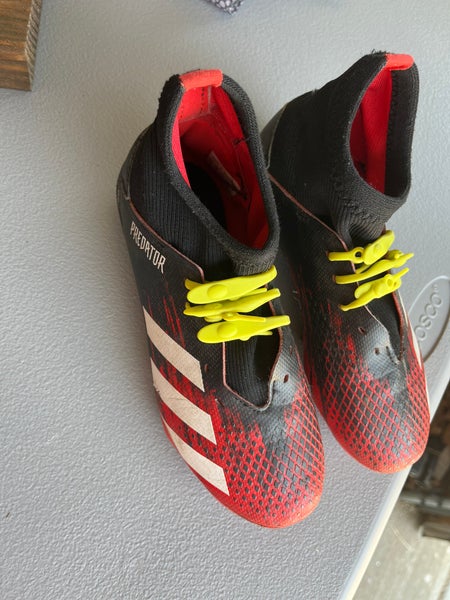 Right size 4, left size 3.5) Youth Adidas Predator Absolado Instinct Red / Black soccer cleats SidelineSwap