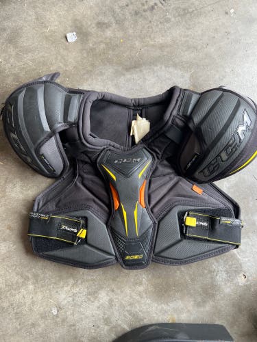 CCM Tacks 9080 Shoulder Pads