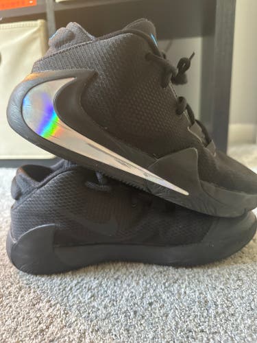 Giannis Shoes Kid's Size 6.5 (Women's 7.5) Nike Freak 1 Shoes