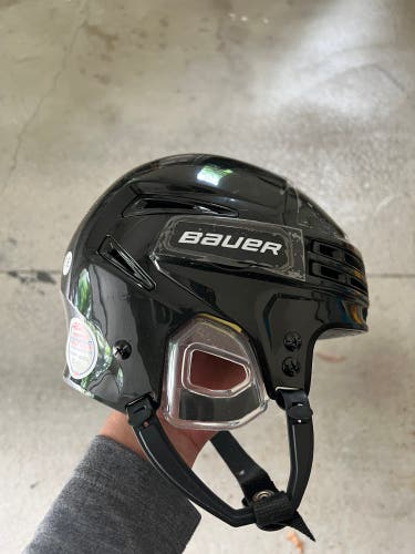 New Small Bauer Re-Akt 75 Helmet