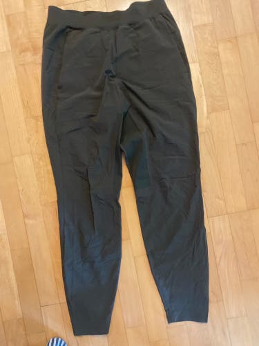 Lululemon Medium Joggers Olive 30’