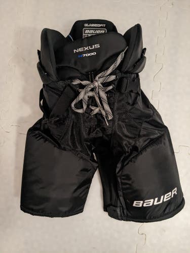 Junior Small Bauer Nexus 7000 Hockey Pants Used