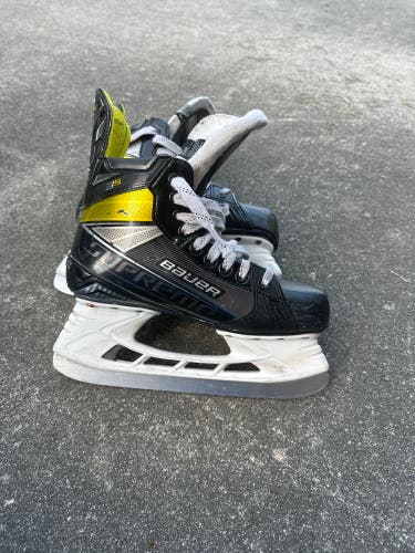 Used Bauer Size 5.5 Supreme 3S Hockey Skates