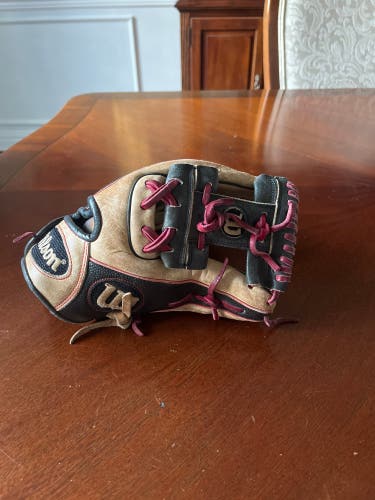 Infield 11.5" A2000 Baseball Glove