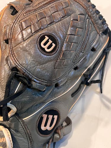 Used Right Hand Throw Wilson Infield Softball Glove 12.5"