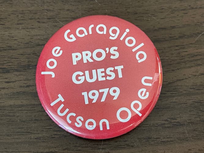 1979 Joe Garagiola Tucson Open GOLF TOURNAMENT VINTAGE Collectible Pin Button!