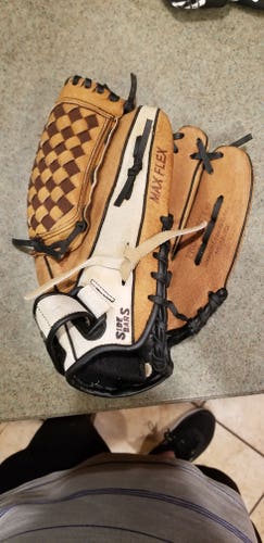 Used Mizuno Right Hand Throw Infield Ballpark Baseball Glove 11.5"