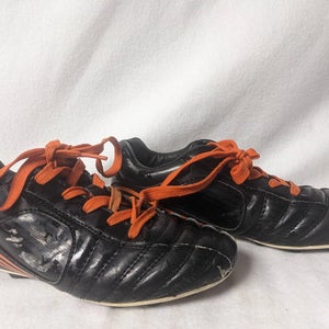 Classic Sport Youth Cleats Size 3 Color Black Condition Used