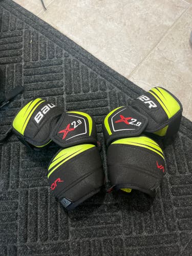 Used Medium Bauer Vapor X2.9 Elbow Pads