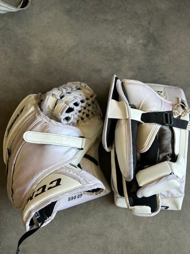 CCM Extreme Flex 4 Glove/Blocker Set