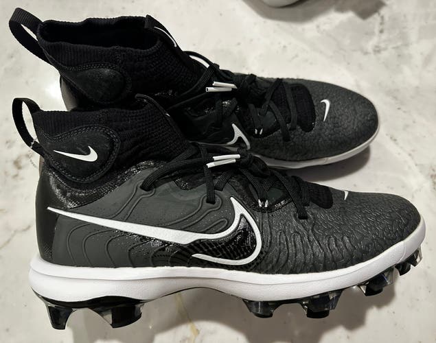 Black Adult Size 13 (Women's 14) Nike