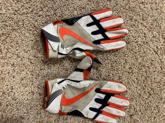 Syracuse game used football gloves