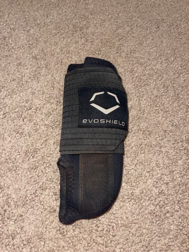 Black Used Senior EvoShield Wrist Guards Sliding mitt