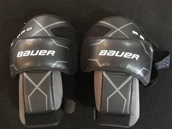 Senior Used Bauer Pro Knee Guards