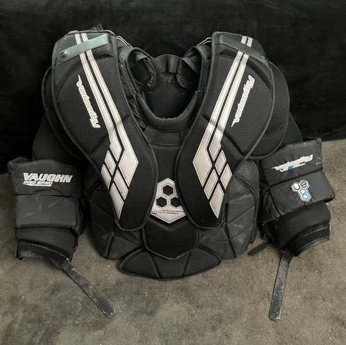 Used Medium Vaughn VE8 Pro Carbon Goalie Chest Protector