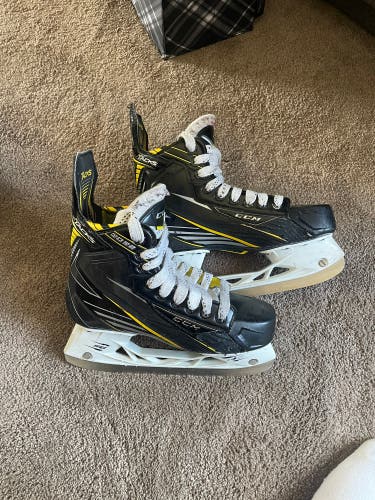 Used CCM Regular Width  Size 5 Tacks 6092 Hockey Skates