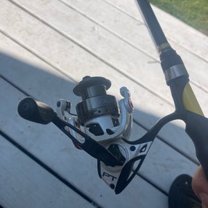 Used Quantum Accurist PT Reel And Skeet Reese Shaky Head/senko Rod Combo Both In Great Shape