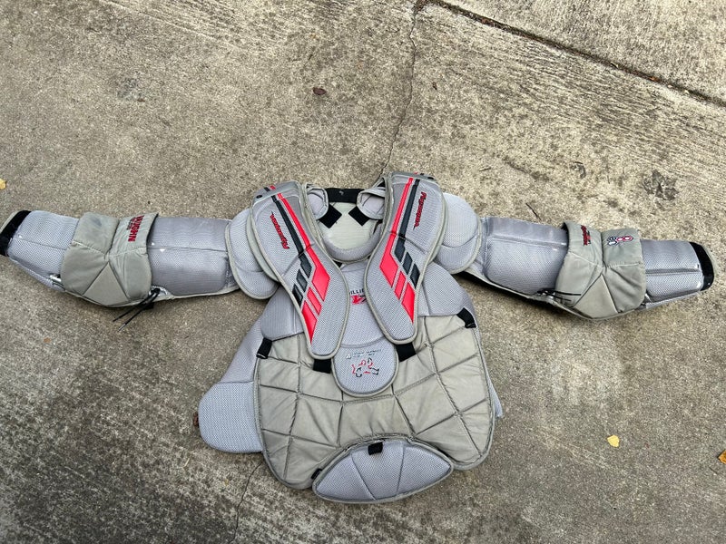 Used XL Vaughn Velocity VE8 Pro Goalie Chest Protector