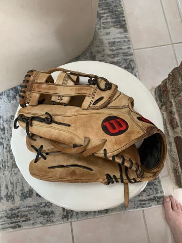 Used Left Hand Throw 12.75" A2000 Baseball Glove