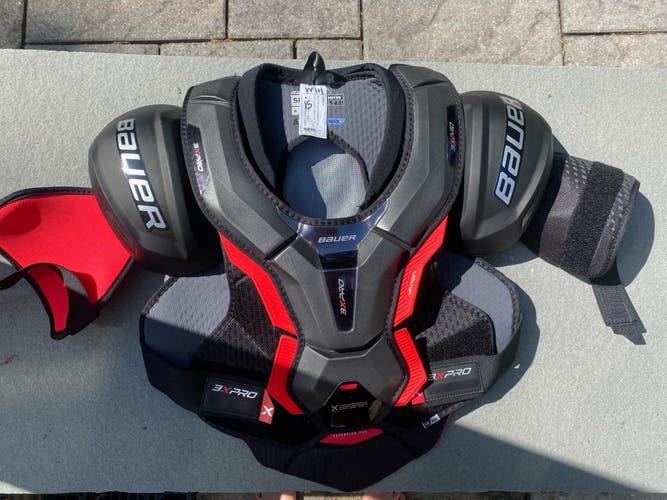 Senior New Medium Bauer Vapor 3X Pro Shoulder Pads