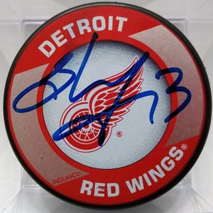 Vyacheslav SLAVA KOZLOV Detroit Red Wings AUTOGRAPH Signed Hockey Puck Russian 5