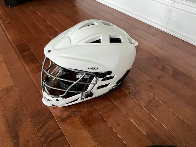 Used Player's Cascade CS-R Youth Helmet