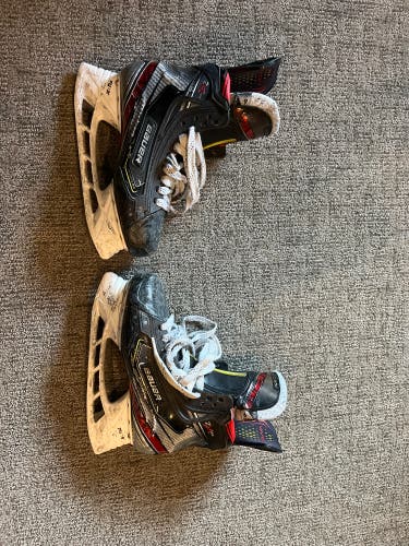 Intermediate Bauer Size 6 Vapor 2X Pro Hockey Skates