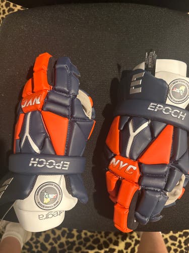New Player's Epoch Extra Large Integra Lacrosse Gloves